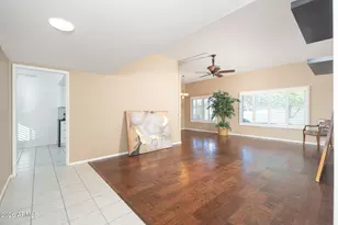 10004 W Pleasant Valley Rd, Sun City, AZ 85351 - Photo 11