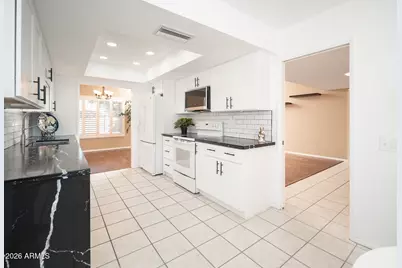 10004 W Pleasant Valley Road, Sun City, AZ 85351 - Photo 19