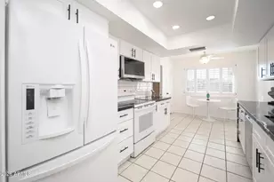 10004 W Pleasant Valley Rd, Sun City, AZ 85351 - Photo 15