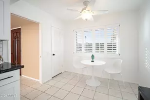 10004 W Pleasant Valley Rd, Sun City, AZ 85351 - Photo 17