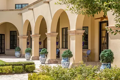 8353 N 58th Place, Paradise Valley, AZ 85253 - Photo 1