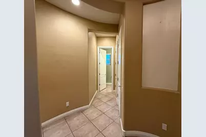 21807 N 37th Street, Phoenix, AZ 85050 - Photo 3
