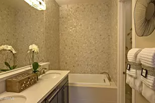 6565 E Thomas Rd, Scottsdale, AZ 85251 - Photo 11