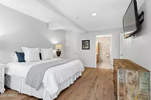 7137 E Rancho Vista Dr, Scottsdale, AZ 85251 - Photo 11