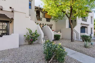 7300 N Dreamy Draw Drive #208, Phoenix, AZ 85020 - Photo 1