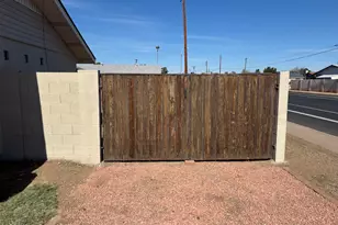 3902 W McLellan Blvd, Phoenix, AZ 85019 - Photo 5