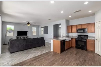 20261 W Desert Bloom Street, Buckeye, AZ 85326 - Photo 19