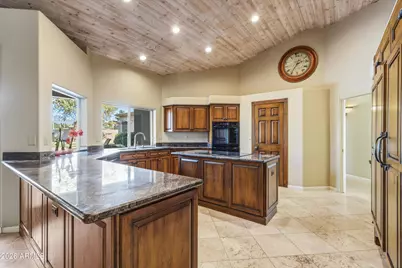 8614 E Sweetwater Avenue, Scottsdale, AZ 85260 - Photo 13