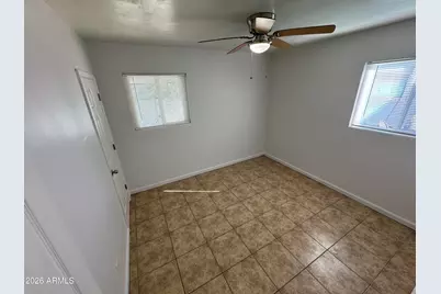 33 N 30th Drive, Phoenix, AZ 85009 - Photo 13