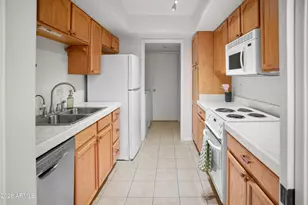 6126 N 12th Wy, Phoenix, AZ 85014 - Photo 7