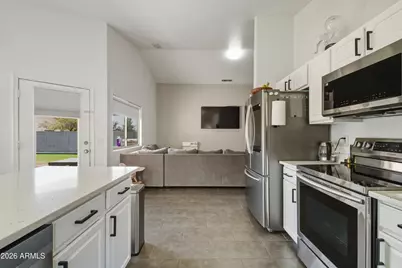 8409 W Pinchot Avenue, Phoenix, AZ 85037 - Photo 13