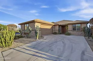 15869 W Mauna Loa Ln, Surprise, AZ 85379 - Photo 5