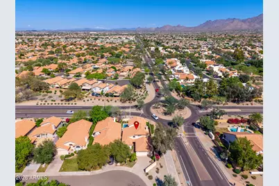 9596 E Windrose Drive, Scottsdale, AZ 85260 - Photo 45