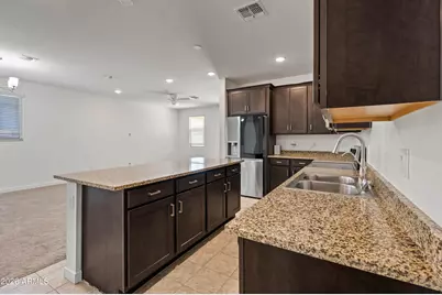 10519 W Atlantis Way, Tolleson, AZ 85353 - Photo 9