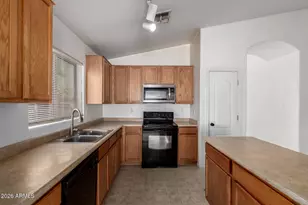 8020 W Payson Road W, Phoenix, AZ 85043 - Photo 9