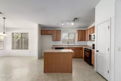 8020 W Payson Road W, Phoenix, AZ 85043 - Photo 15