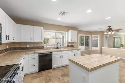 10518 E Dolphin Avenue, Mesa, AZ 85208 - Photo 15