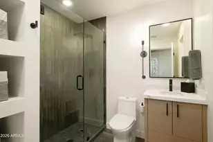 2737 E Arizona Biltmore Circle, Phoenix, AZ 85016 - Photo 29