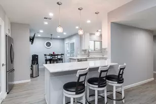 10023 W Shasta Dr, Sun City, AZ 85351 - Photo 7