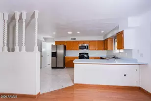 320 E Ellis Dr, Tempe, AZ 85282 - Photo 5
