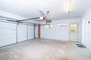 320 E Ellis Dr, Tempe, AZ 85282 - Photo 7