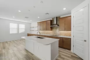 1153 E Kachina Trl, Phoenix, AZ 85042 - Photo 5