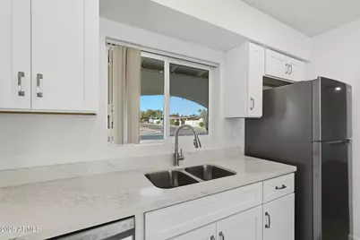 15601 N 22nd Street, Phoenix, AZ 85022 - Photo 11