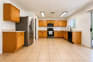 13188 W Crocus Dr, Surprise, AZ 85379 - Photo 9