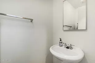 3206 E Kristal Way, Phoenix, AZ 85050 - Photo 13