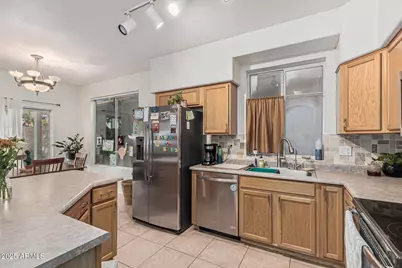 3206 E Kristal Way, Phoenix, AZ 85050 - Photo 11