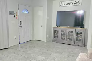 8109 W Montecito Ave, Phoenix, AZ 85033 - Photo 3