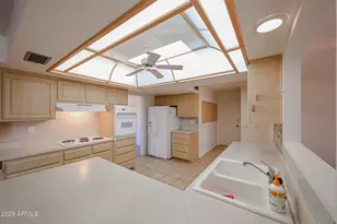 19610 N Lakeforest Dr, Sun City, AZ 85373 - Photo 11