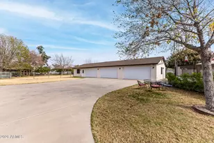 338 E Harvard Ave, Gilbert, AZ 85234 - Photo 47