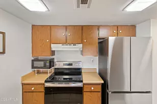 3033 E Devonshire Ave, Phoenix, AZ 85016 - Photo 23