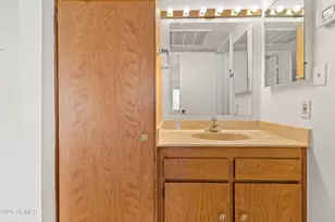 3033 E Devonshire Ave, Phoenix, AZ 85016 - Photo 11