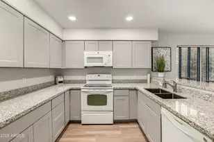 20225 N 71st Ln, Glendale, AZ 85308 - Photo 13