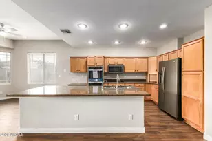 748 N Swan Dr, Gilbert, AZ 85234 - Photo 17