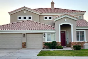 748 N Swan Dr, Gilbert, AZ 85234 - Photo 1