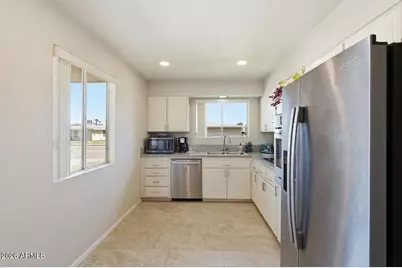 10224 N 105th Avenue, Sun City, AZ 85351 - Photo 13