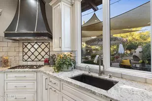 8449 E Dixileta Dr, Scottsdale, AZ 85266 - Photo 15