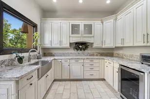 8449 E Dixileta Dr, Scottsdale, AZ 85266 - Photo 23