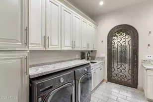 8449 E Dixileta Dr, Scottsdale, AZ 85266 - Photo 35