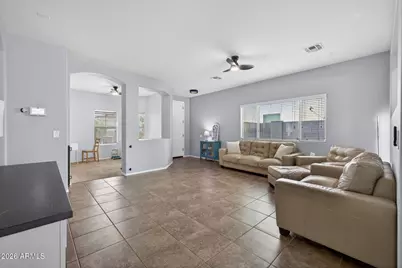 724 W Trellis Road, Queen Creek, AZ 85140 - Photo 5