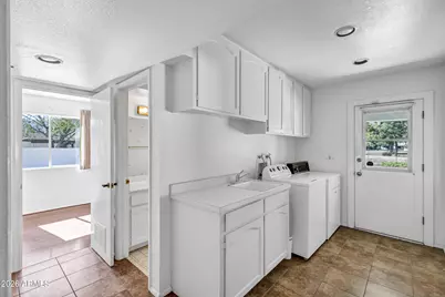 836 W Moon Valley Drive, Phoenix, AZ 85023 - Photo 19
