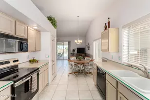 17315 N Coyote Lakes Pkwy, Surprise, AZ 85378 - Photo 15