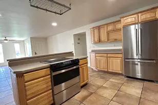 10410 N 37th Dr, Phoenix, AZ 85051 - Photo 5