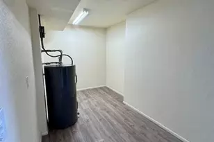 1302 E Rowlands Ln, Phoenix, AZ 85022 - Photo 47