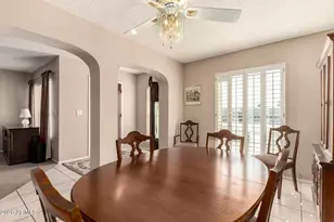 1302 E Rowlands Ln, Phoenix, AZ 85022 - Photo 17