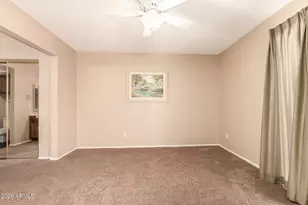 1302 E Rowlands Ln, Phoenix, AZ 85022 - Photo 27