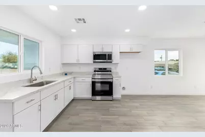 200 Gompers Circle, Morristown, AZ 85342 - Photo 11